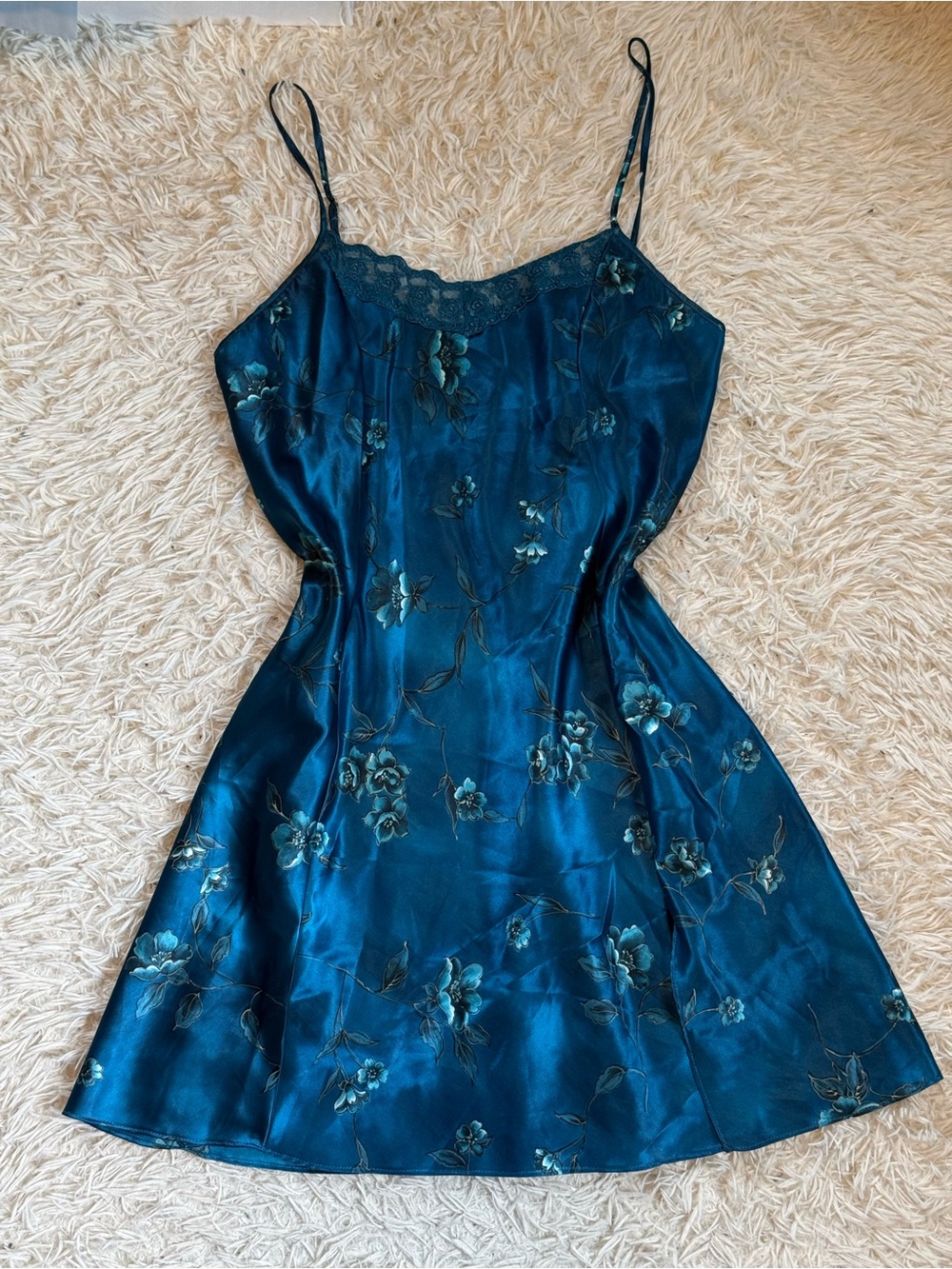 Private Luxuries vintage Blue floral mini slip